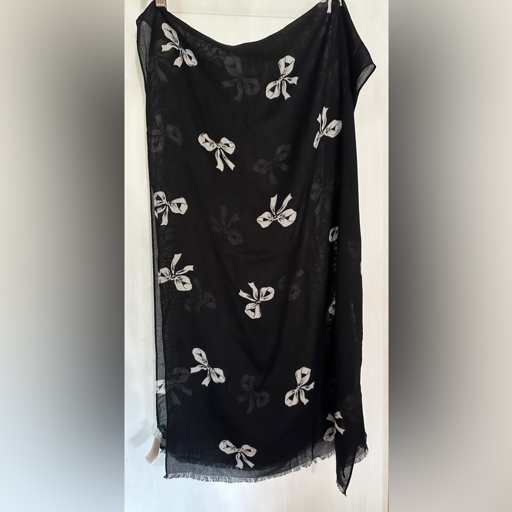Kate Spade ♠️ Large Scarf